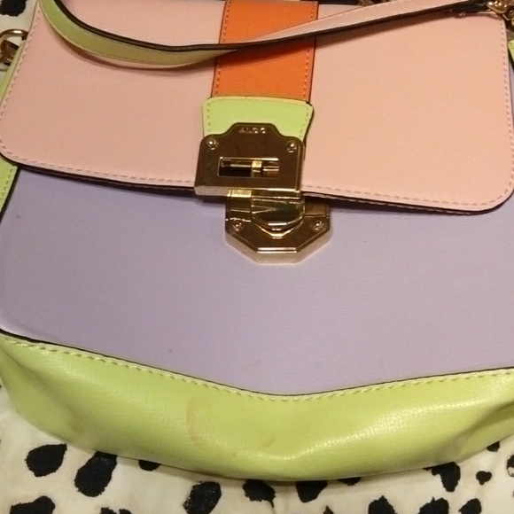 Iam selling a Aldo handbag - Picture 1 of 8